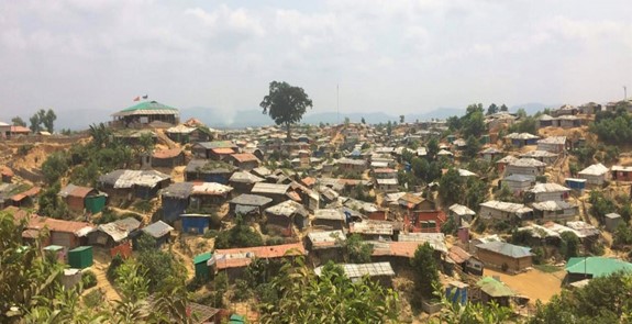 Partial view of a Rohingya refugee camp
